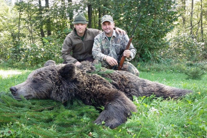 Európa / Poľovačka na medveďa v Chorvátsku